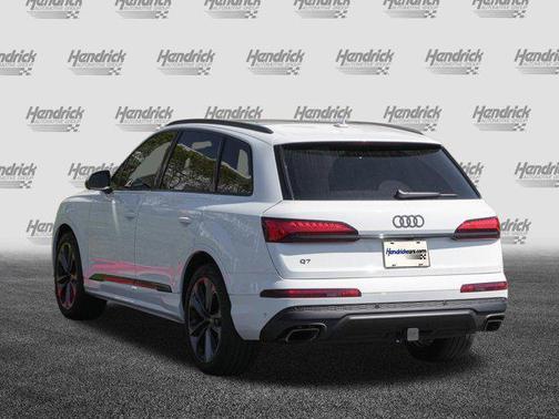 Glacier White Metallic 2025 Audi Q7 55 Prestige