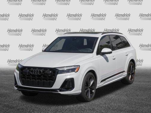 Glacier White Metallic 2025 Audi Q7 55 Prestige