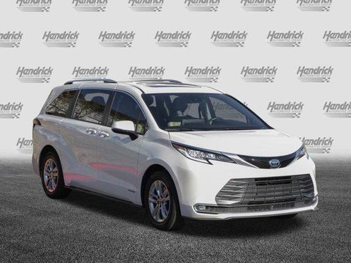 2021 Toyota Sienna Limited 7-Passenger