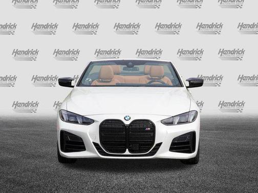 MINERAL WHITE 2025 BMW M440 i