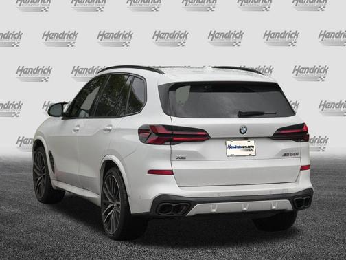 Mineral White Metallic 2025 BMW X5 M60i