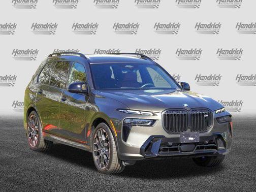 2025 BMW X7 M60i