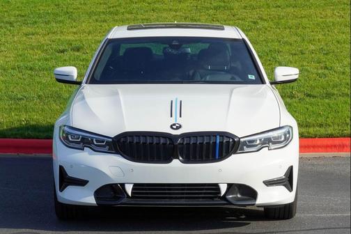 Alpine White 2021 BMW 330 xDrive