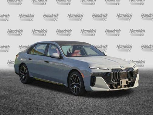 2025 BMW 740 740i