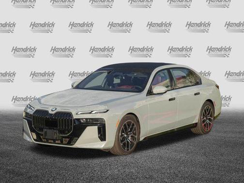 2025 BMW 740 740i