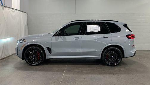 2026 BMW X5 M60i