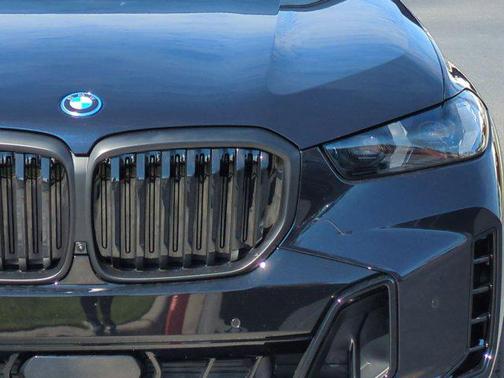 Carbon Black Metallic 2026 BMW X5 PHEV xDrive50e