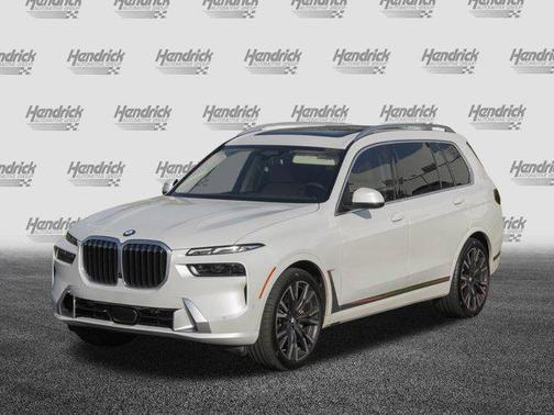 Mineral White Metallic 2025 BMW X7 xDrive40i