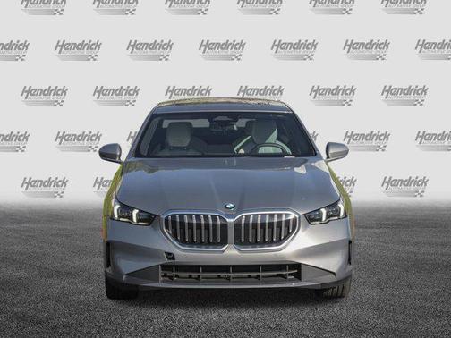 2025 BMW 530 530i