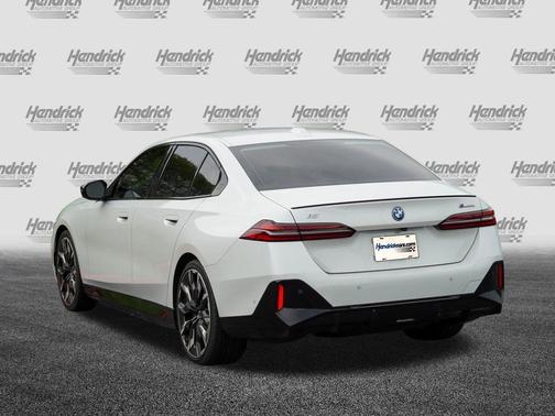 Mineral White Metallic 2024 BMW i5 M60