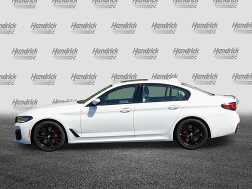 Alpine White 2023 BMW 540 i