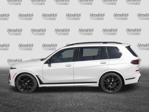 2025 BMW X7 M60i