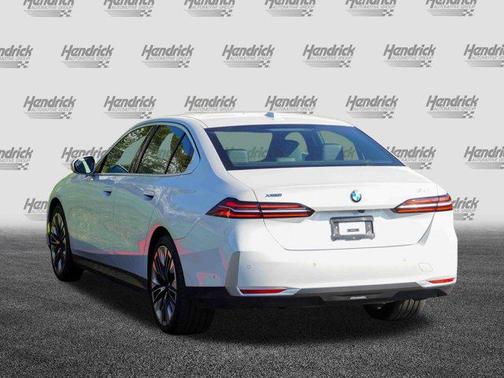 2025 BMW 540 i xDrive