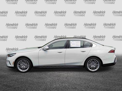 2025 BMW 530 i xDrive