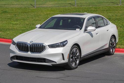 MINERAL WHITE 2026 BMW 540 xDrive