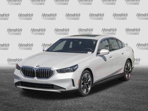 MINERAL WHITE 2026 BMW 540 xDrive