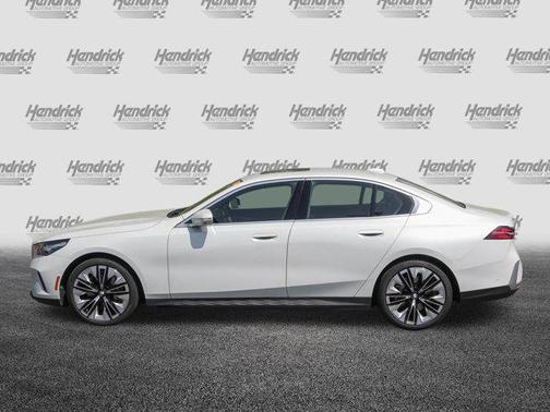 MINERAL WHITE 2026 BMW 540 xDrive