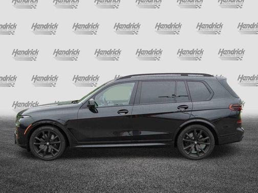 2025 BMW X7 M60i