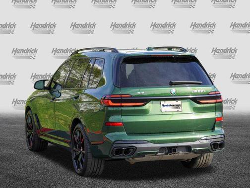 Manhattan Green Metallic 2025 BMW X7 M60i