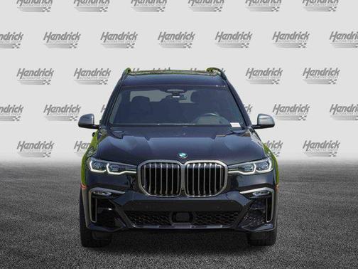 2022 BMW X7 M50i
