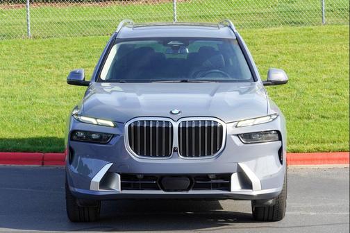Sparkling Copper Metallic 2024 BMW X7 xDrive40i