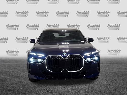 Tanzanite Blue II Metallic 2026 BMW 760 xDrive