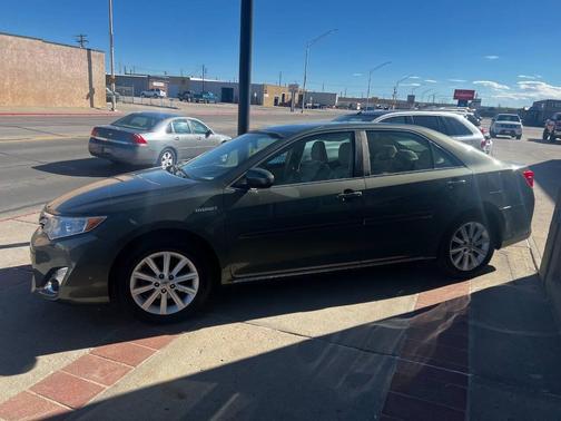2013 Toyota Camry Hybrid XLE