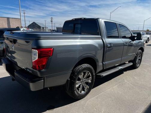 2018 Nissan Titan SL