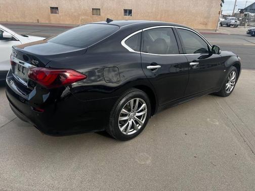 2015 INFINITI Q70 3.7 AWD 4dr Sedan