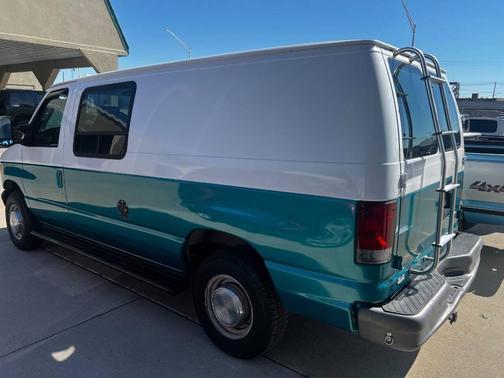 2005 Ford E250 Cargo
