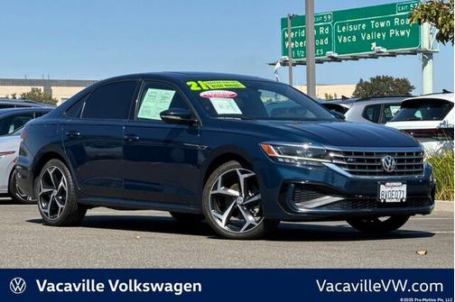 2021 Volkswagen Passat 2.0T R-Line