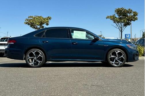 2021 Volkswagen Passat 2.0T R-Line