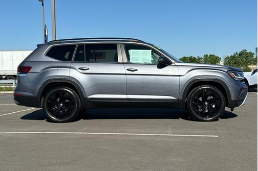 2023 Volkswagen Atlas 3.6 SE w/ Technology
