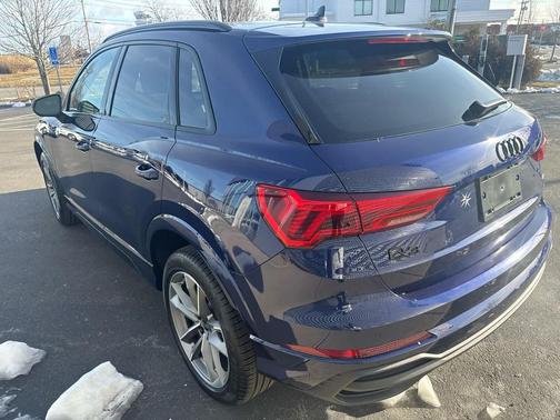 2025 Audi Q3 Premium 45 TFSI S line quattro Tiptronic