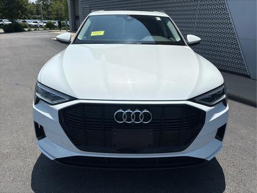2022 Audi e-tron Premium