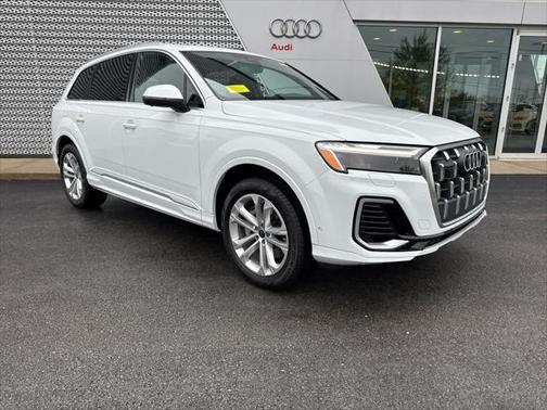 2025 Audi Q7 55 Premium Plus