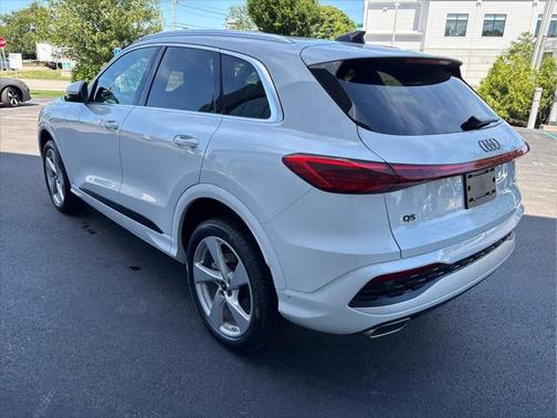 2025 Audi Q5 Premium Plus