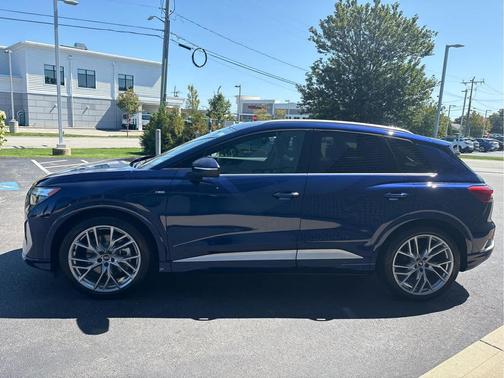 2025 Audi Q4 e-tron Premium Plus 55 quattro