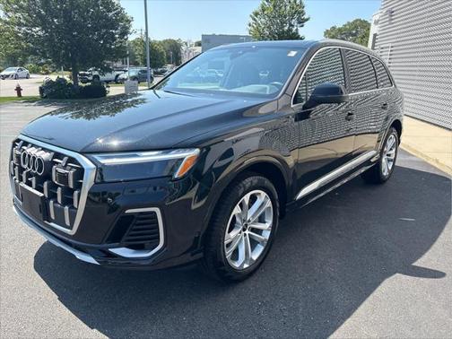 2025 Audi Q7 55 Premium Plus