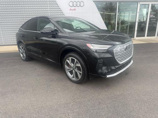 Mythos Black Metallic 2022 Audi Q4 e-tron Prestige 50 quattro
