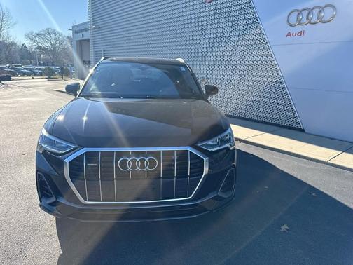 2022 Audi Q3 45 S line Premium Plus