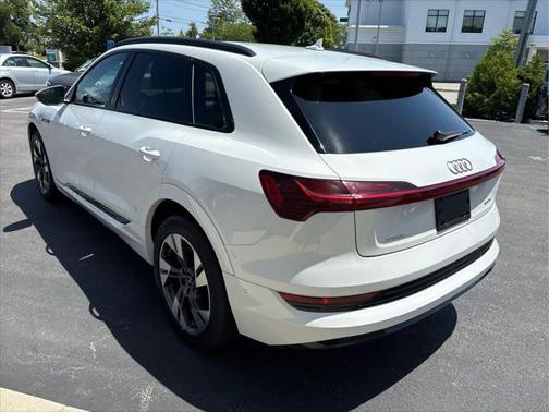 2022 Audi e-tron Premium