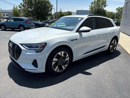 2022 Audi e-tron Premium