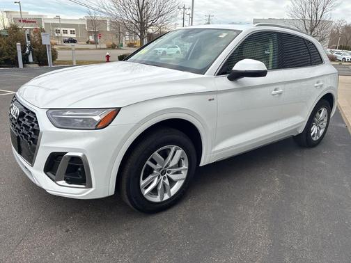 2023 Audi Q5 45 S line Premium