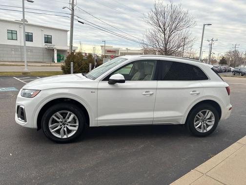 2023 Audi Q5 45 S line Premium
