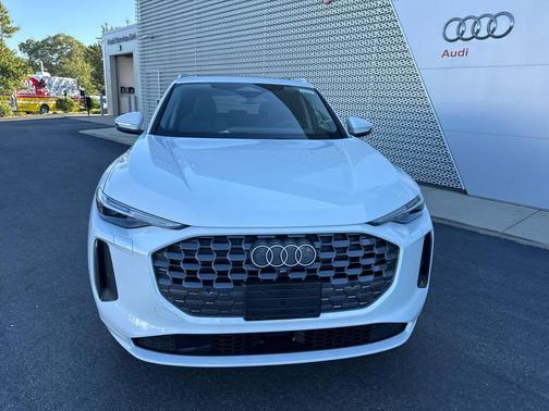 2025 Audi Q5 Premium Plus