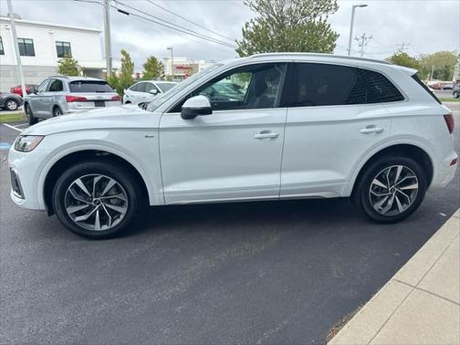 2024 Audi Q5 45 S line Premium