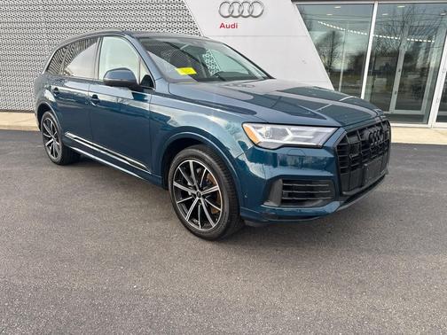 2022 Audi Q7 55 Premium Plus