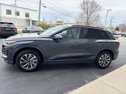 2025 Audi Q6 e-tron Premium quattro