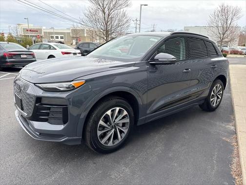 2025 Audi Q6 e-tron Premium quattro